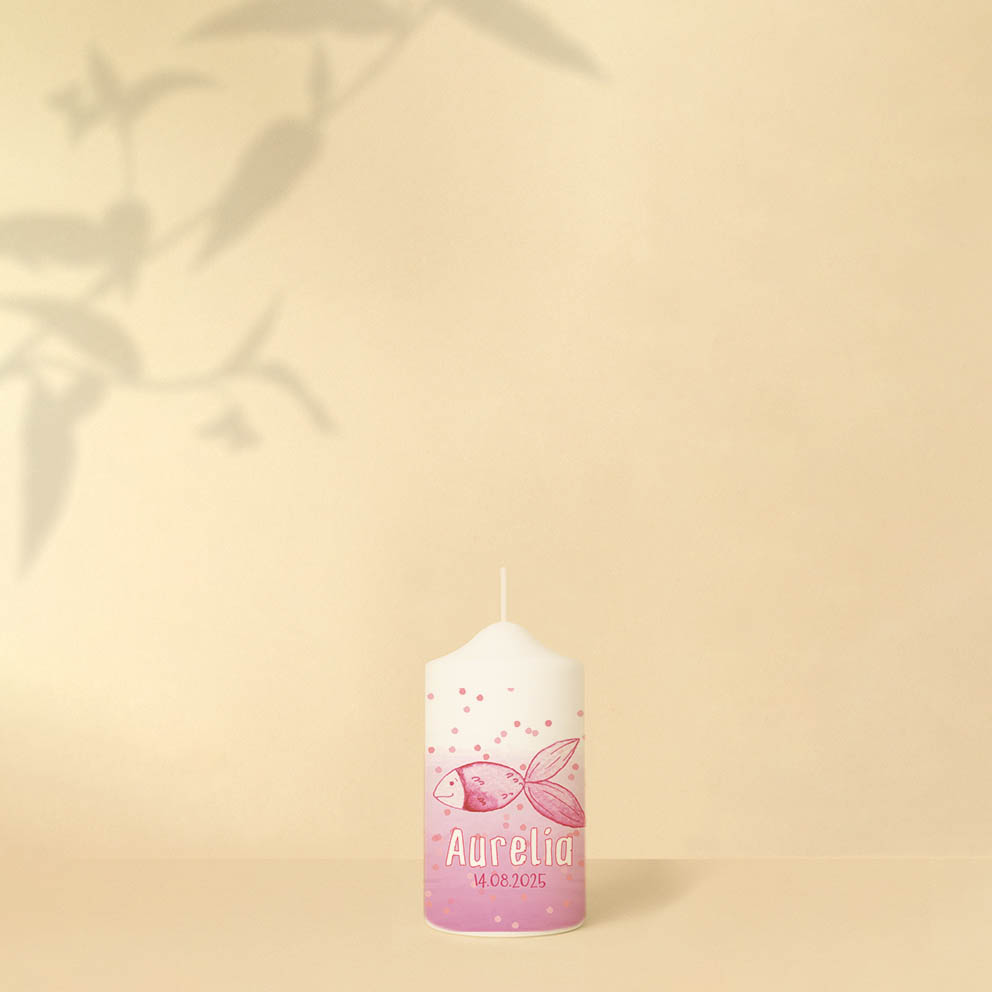 Personalisierte Geburtstagskerze mit Fischmotiv und Konfetti-Design – erhältlich in Blau oder Rosa, fröhlich und liebevoll gestaltet.