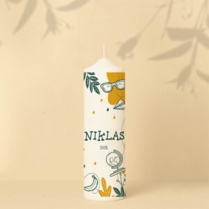 Schulkerze mit Schulmotiven, Name, Schuljahr und Text – personalisiert und nur in Groß erhältlich.