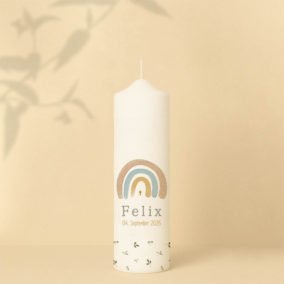 Taufkerze mit Regenbogen, Kreuz, Name, Datum, Blattmuster und Bibelzitat mit Gans – personalisiert und in zwei Größen erhältlich.