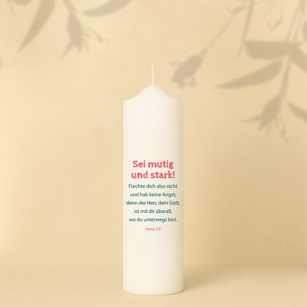 Taufkerze mit Kreuz aus bunten Fischen, Name, Datum und Bibelzitat – personalisiert und in zwei Größen erhältlich.