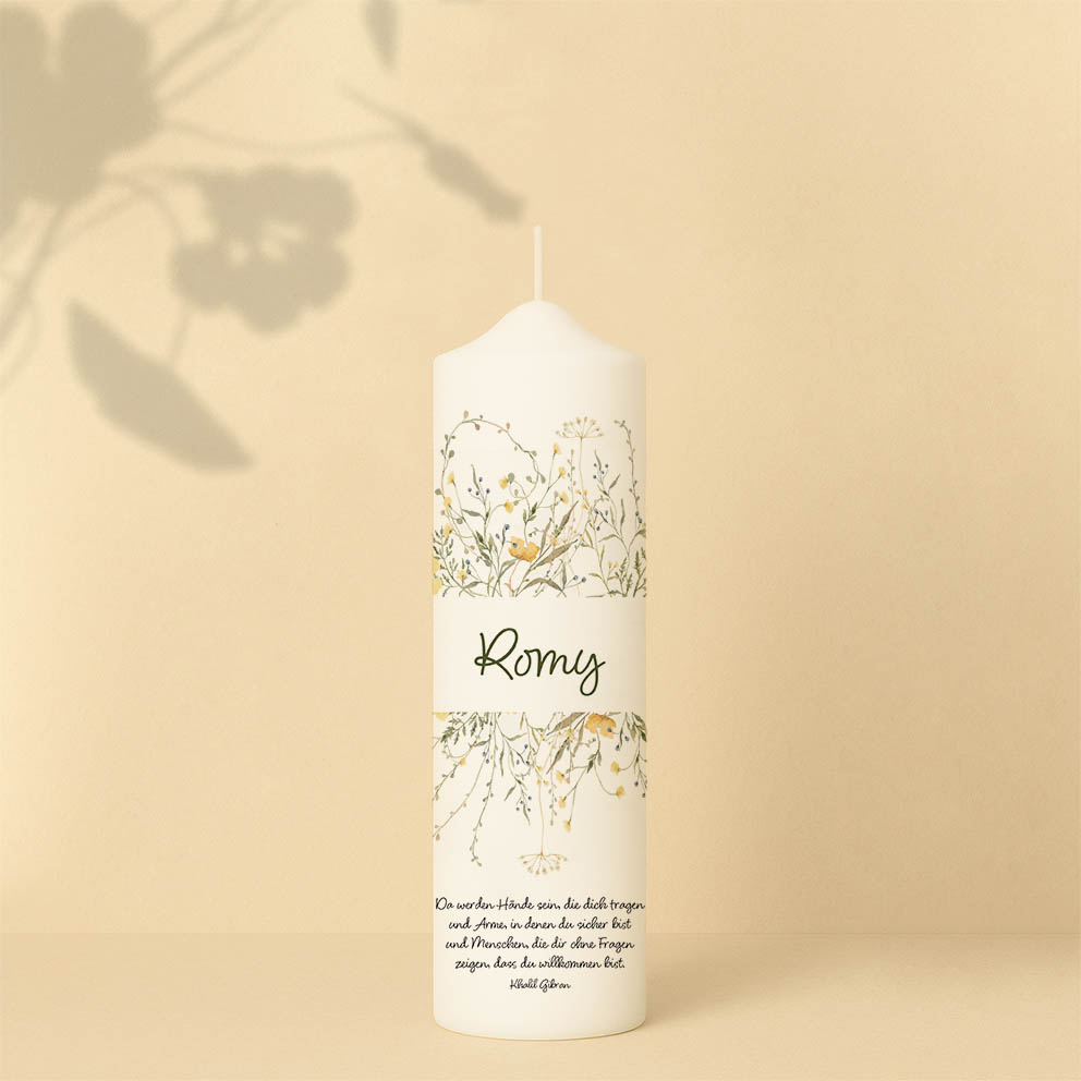 Taufkerze mit Blumen, Namen und Spruch – Personalisiert und nur in Groß erhältlich.