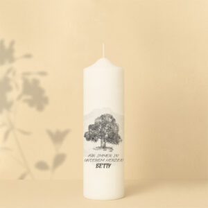 Personalisierte Gedenkkerze mit Baum des Lebens in Grautönen – Symbol für Ewigkeit und Erinnerung, liebevoll gestaltet.